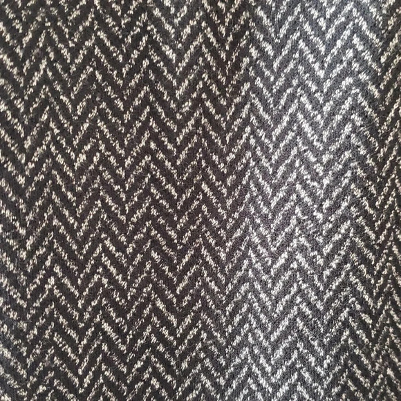 Express Stretch Mini Skirt Pencil Herringbone Gray Black Sz. Medium - Picture 2 of 8